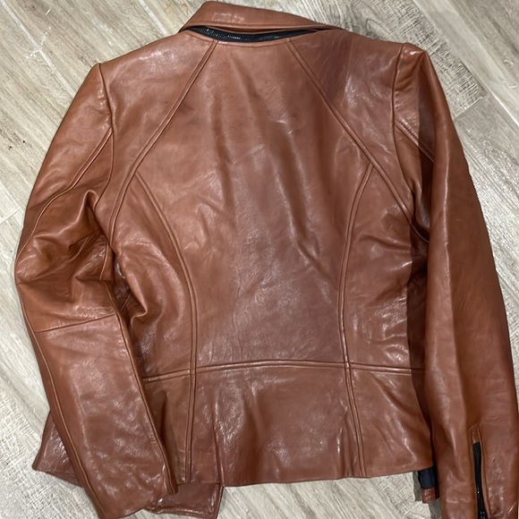 Beautifully tailored Soia & Kyo large women’s leather jacket - Picture 5 of 7